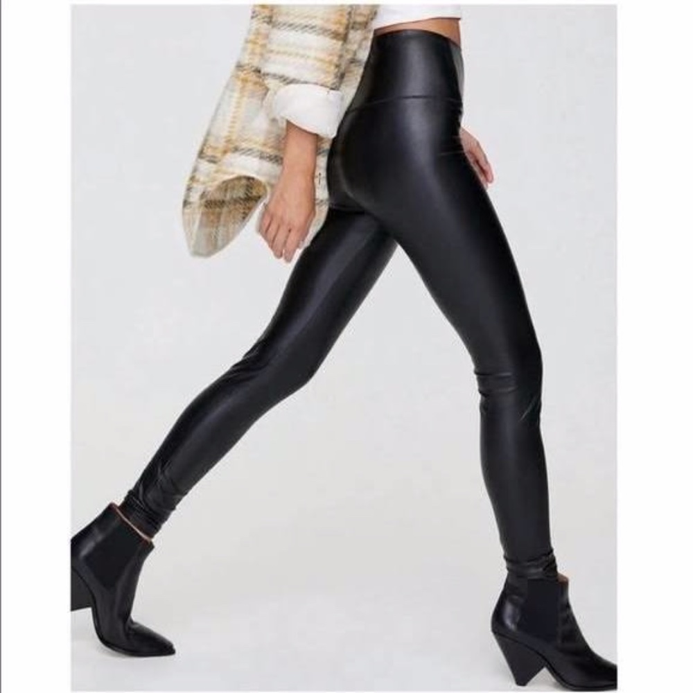 ARITZIA WILFRED FREE FAUX LEATHER LEGGINGS PANTS MEDIUM IN BLACK